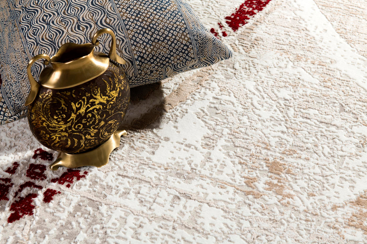 Modus:1104 Red Area Rug