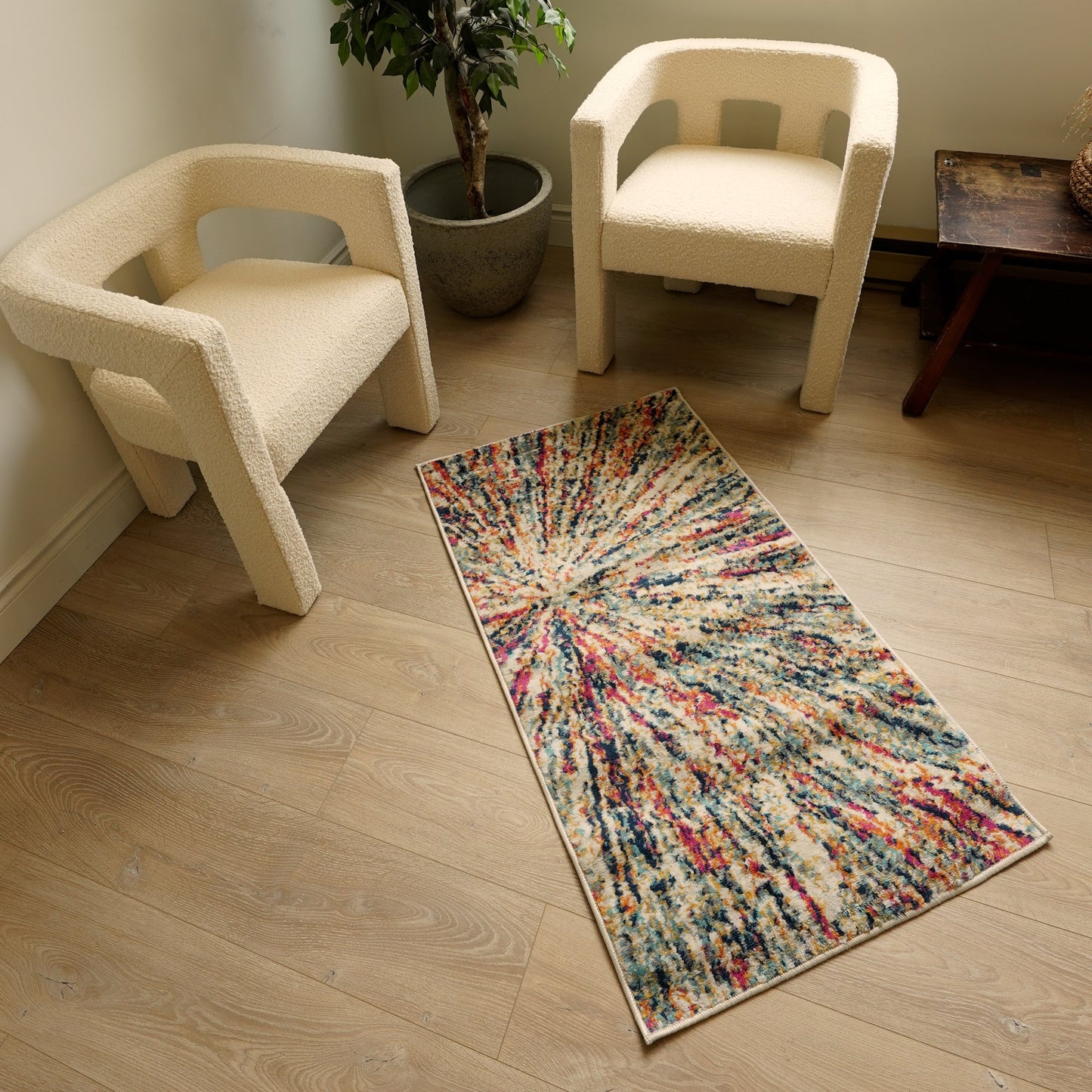 Splash:2911 Cream Area Rug