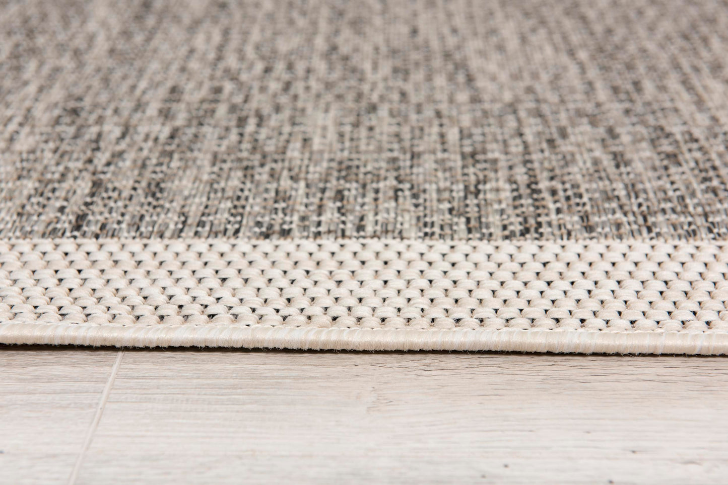 Velit:2054 Sand Area Rug